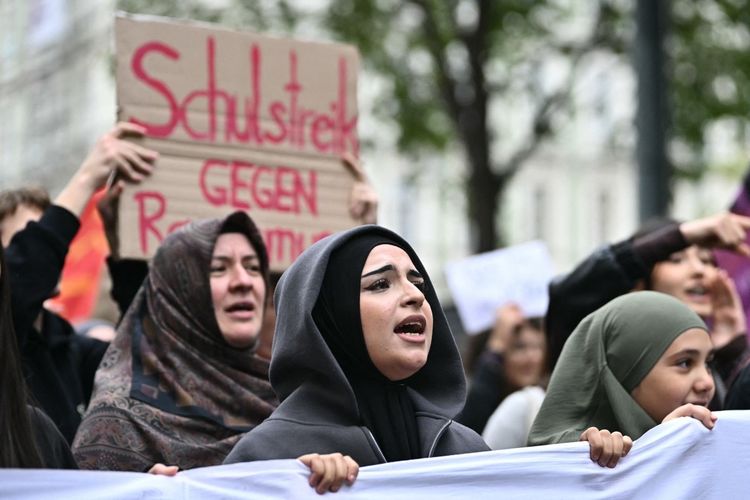 Dalih Lindungi Anak, Larangan Jilbab di Austria Malah Bikin Siswi Tertekan
