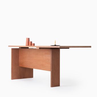 10/3 Table, produk furnitur karya Stephanie Getty, arsitek asal Jakarta, di Stockholm Design Week 2020, Selasa (11/2/2020). 