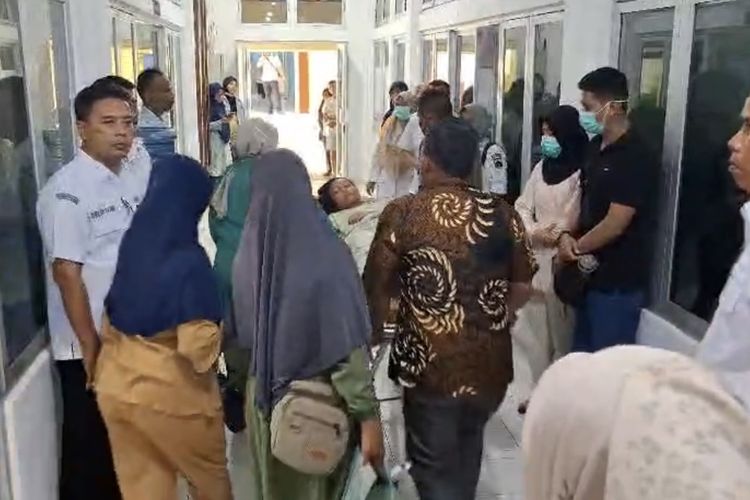 Orang Tua Siswa MTsN 1 Pariaman Khawatirkan Trauma dan Risiko Neurologis Usai Keracunan MBG