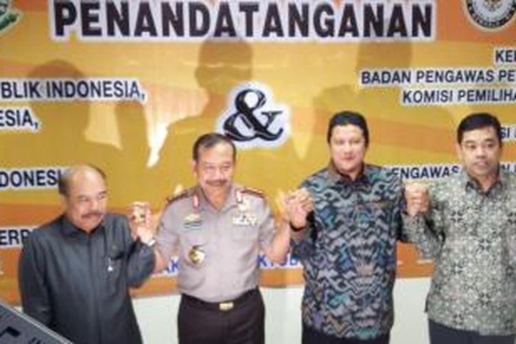 Penandatanganan nota kesepahaman Kapolri, Jaksa Agung dan Bawaslu di Gedung Bawaslu, Jakarta Pusat, Kamis (8/10/2015).