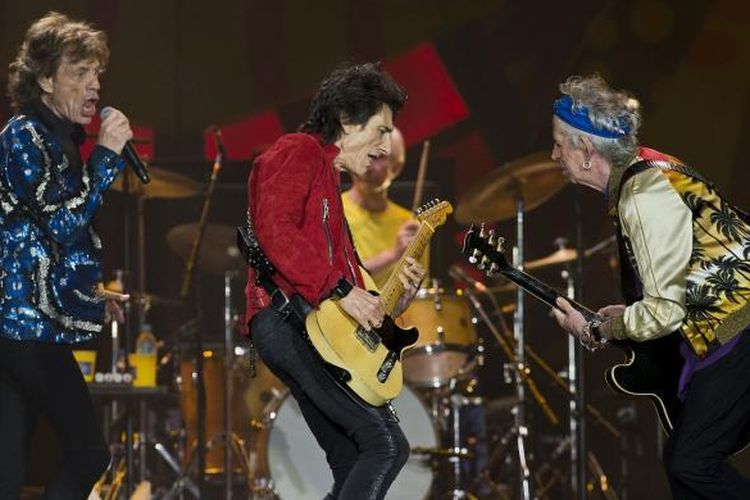 Band Inggris The Rolling Stones menggelar konser di stadion Morumi, Sao Paulo, Brasil, pada 24 Februari 2016. 