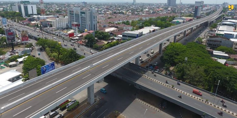 Jalan Tol Layang Andi Pangeran (AP) Pettarani atau dikenal sebagai Jalan Tol Ujung Pandang Seksi 3, Makassar, siap dioperasikan.