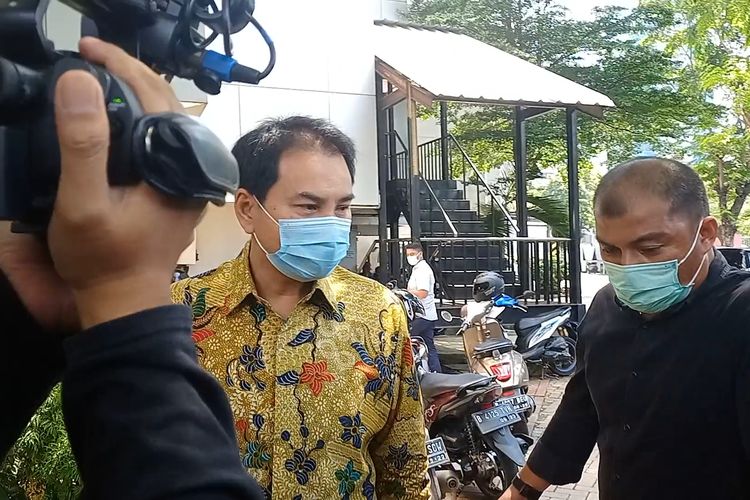 Wakil Ketua DPR Azis Syamsuddin memenuhi panggilan Dewan Pengawas Komisi Pemberantasan Korupsi, Selasa (25/5/2021).