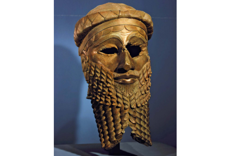 Kepala perunggu seorang raja, mungkin Sargon dari Akkad, dari Nineveh (sekarang di Irak), periode Akkadia, c. 2300 SM; di Museum Irak, Baghdad.