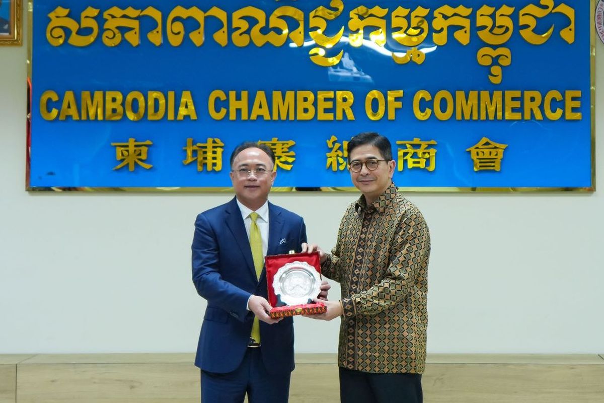 Delegasi Association of Southeast Asian Nations-Business Advisory Council (ASEAN-BAC) yang dipimpin Ketua ASEANBAC Arsjad Rasjid dalam kunjungan ke Phnom Penh, Kamboja, Rabu, (5/4/2023).