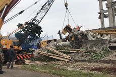 Setelah 1,5 Bulan, Crane Terguling dan Timpa Rumah di Depok Akhirnya Dievakuasi