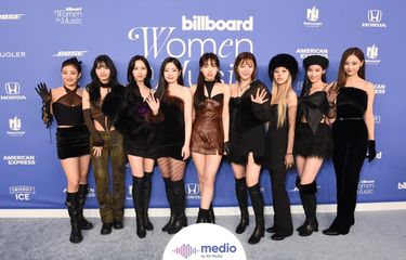 Sold Out! TWICE Jadi Girl Group K-pop Pertama yang Akan Konser di