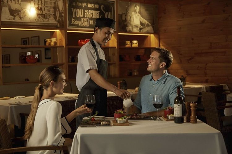 Courtyard by Marriott Bali Seminyak Resort menghadirkan berbagai pengalaman kuliner khas. 