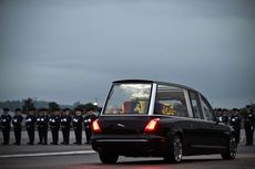 Ratu Elizabeth II Ikut Mendesain Mobil Jenazahnya
