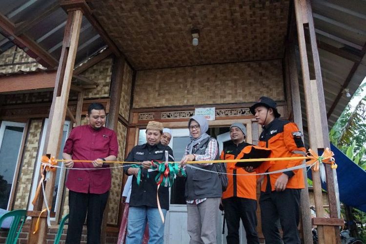 Dompet Dhuafa melalui unit Disaster Management Center (DMC) meresmikan Huntara Bunga bagi masyarakat penyintas gempa bumi Cianjur, Jawa Barat, Jumat (31/3/2023) (Dok. Dompet Dhuafa)