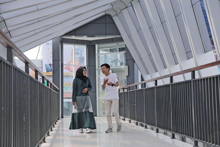 Pandanaran Skybridge, di kota Semarang.
