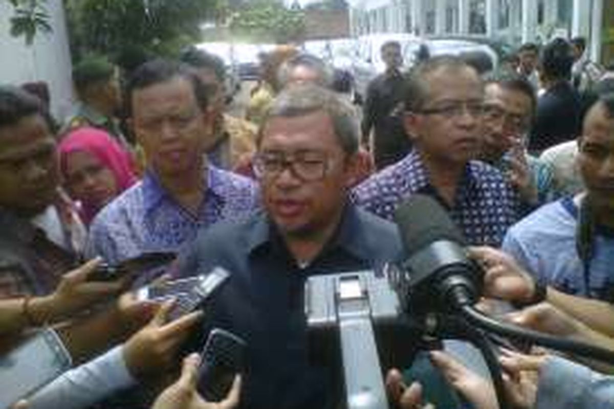 Gubernur Jawa Barat, Ahmad Heryawan saat dikonfirmasi wartawan selesai  Peresmian Multi Kampus IPB di Kota Sukabumi, Jawa Barat, Selasa (3/5/2016).