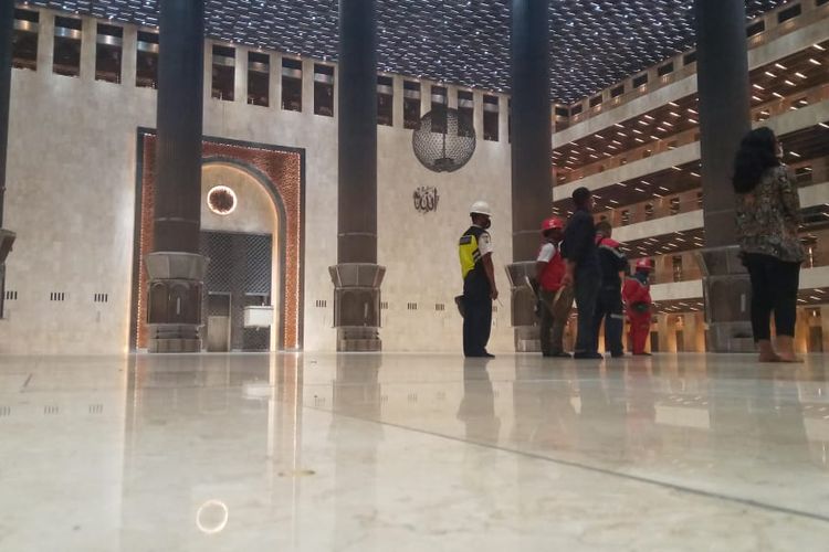 Interior Masjid Istiqlal Jakarta pasca renovasi, Rabu (22/7/2020)