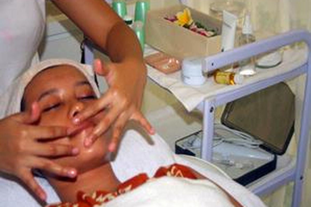 Facial sebaiknya menyeluruh bukan hanya fokus pada wajah saja.