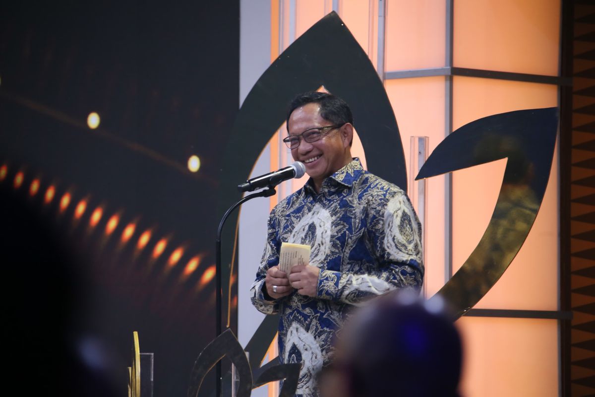 Menteri Dalam Negeri (Mendagri) Muhammad Tito Karnavian saat menghadiri Anugerah Cita Negeri yang digelar di Studio Kompas TV, Jakarta, Senin (10/11/2025).
