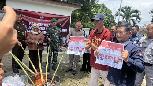 KPU Kota Bogor Sebut 678 Surat Suara Rusak Saat Proses Sortir-Lipat