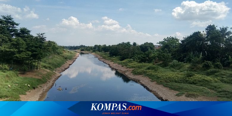 Air Sungai Citarum Menghitam, Baunya Menyengat, Ini Dugaan Penyebabnya - Vimarsana News