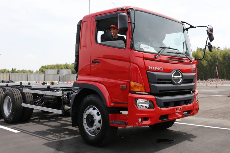 Pelatihan keselamatan pengendara logistik oleh Hino dan Nestle