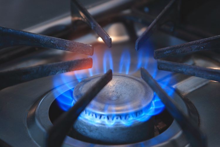 Api kompor berasal dari pembakaran gas alam