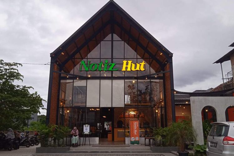 Notiz Hut, kafe bergaya creative hub yang baru dibuka di Kota Bandar Lampung, Sabtu (12/11/2022). Kafe ini menghidangkan masakan Korea dengan harga mahasiswa.