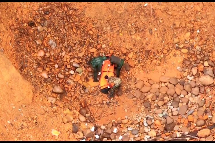 Korban Terakhir Penembakan OPM di Yahukimo Dievakuasi dari Dasar Longsoran