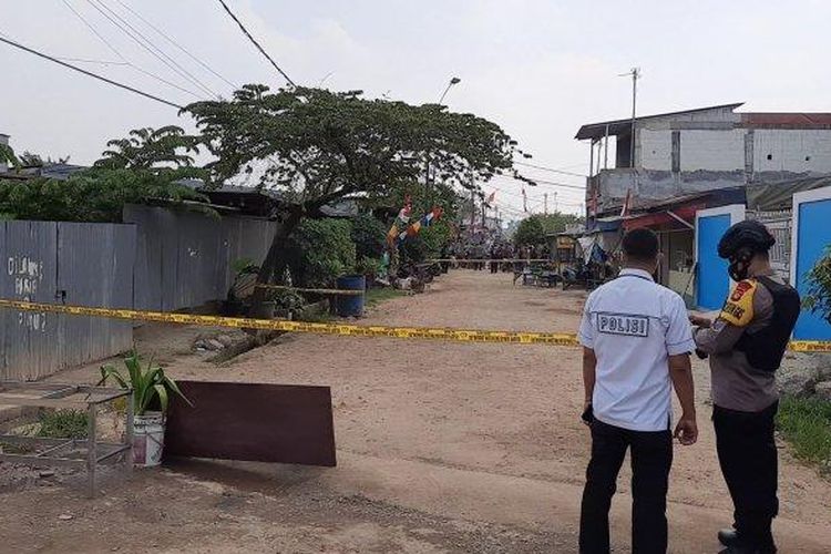 Lokasi penemuan benda mencurigakan di Kampung Caman Baru, Bekasi Barat.