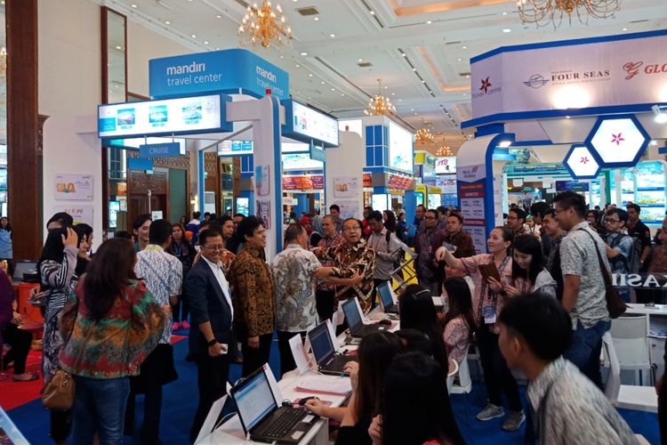Suasana Garuda Indonesia Travel Fair (GATF) 2018 phase 2, 5-7 Oktober 2018 di Jakarta Convention Centre, Jakarta, Jumat (5/9/2018).
