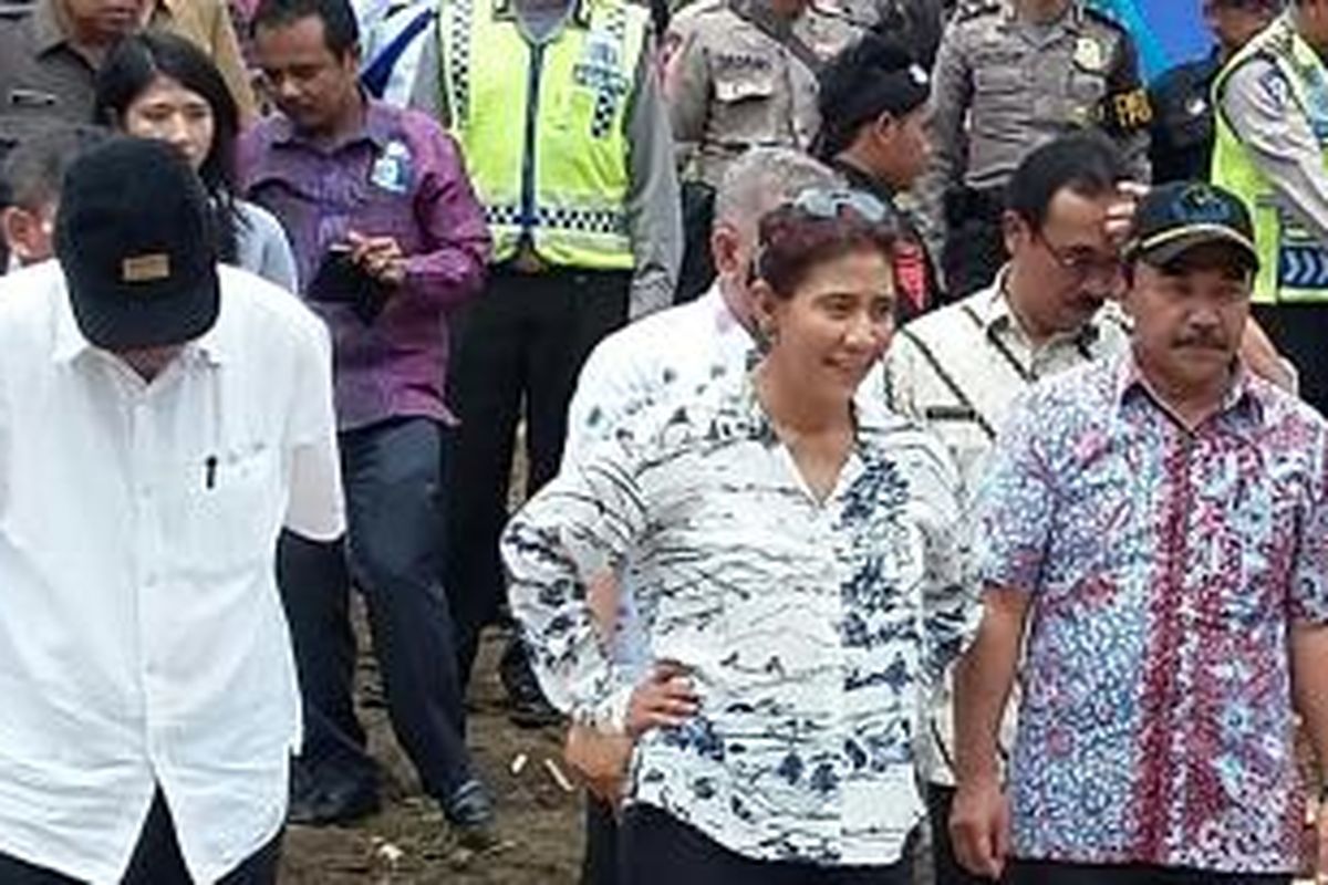 Menteri KKP Susi Pudjiastuti saat berkunjung ke Pangandaran, Jumat (6/11/2015).