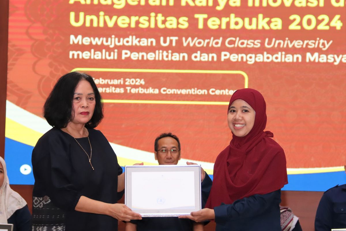 Universitas Terbuka menggelar kegiatan Penyerahan Kontrak Penelitian dan Pengabdian kepada Masyarakat (PKM) serta Anugrah Karya Inovasi dan Pengabdian UT Tahun Anggaran 2024 dengan tema Mewujudkan UT World Class University melalui Penelitian dan Pengabdian Masyarakat di Universitas Terbuka Convention Center (UTCC), Selasa (13/2/2024). 
