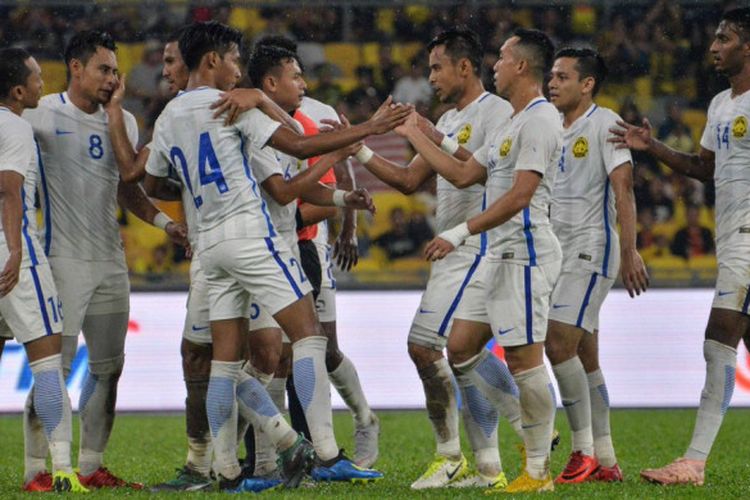 Suka cita pemain timnas Malaysia seusai membobol gawang timnas Maladewa pada laga uji coba sebelum ke Piala AFF 2018 di Stadion Nasional Bukit Jalil, Kuala Lumpur pada 3 November 2018.
