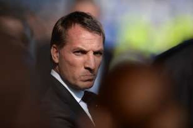 Brendan Rodgers mendampingi Liverpool ketka melawan Everton pada partai Premier League di Stadion Goodison Park, 4 Oktober 2015.