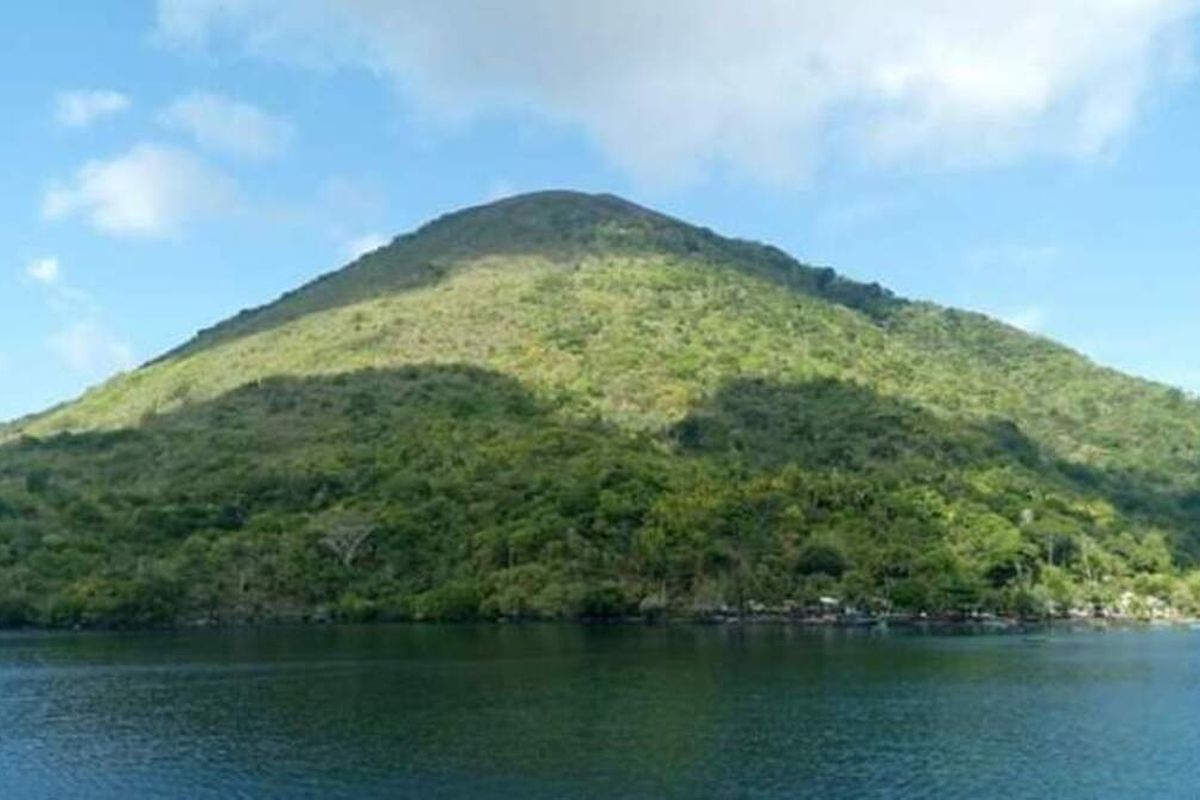 Gunung Api Banda Neira