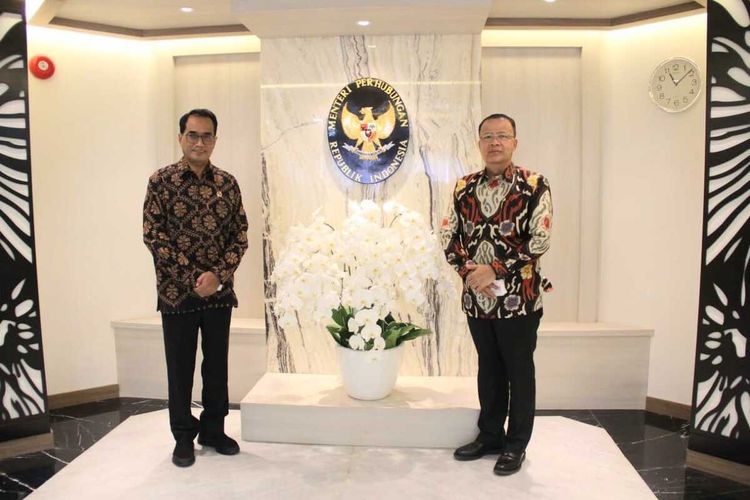 Gubernur Bengkulu, Rohidin Mersyah bertemu Menteri Perhubungan, Budi Karya Sumadi di Jakarta, Senin (21/3/2022).