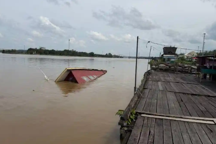 Kronologi Kapal Kafe Terapung Tenggelam di Sungai Mahakam, Kerugian Ditaksir Capai Ratusan Juta