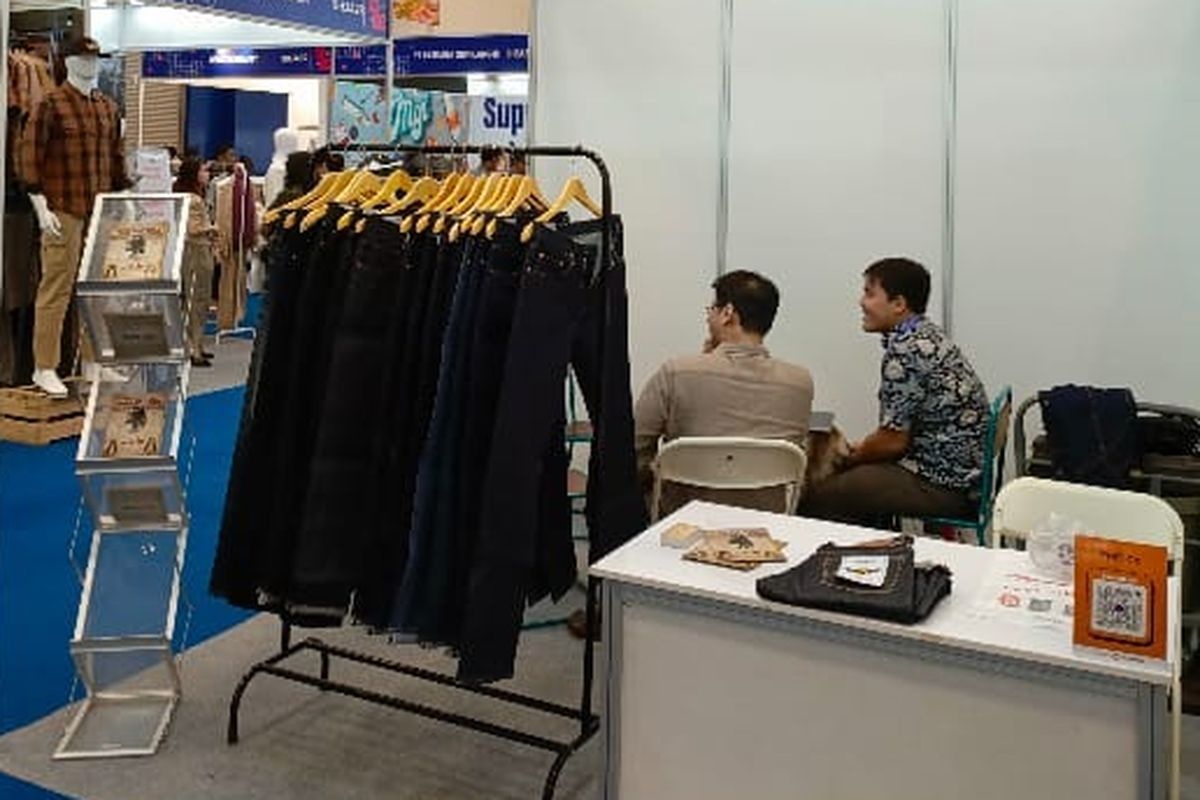 People Meet Denim Company atau PMD & CO adalah fashion brand lokal asal jakarta