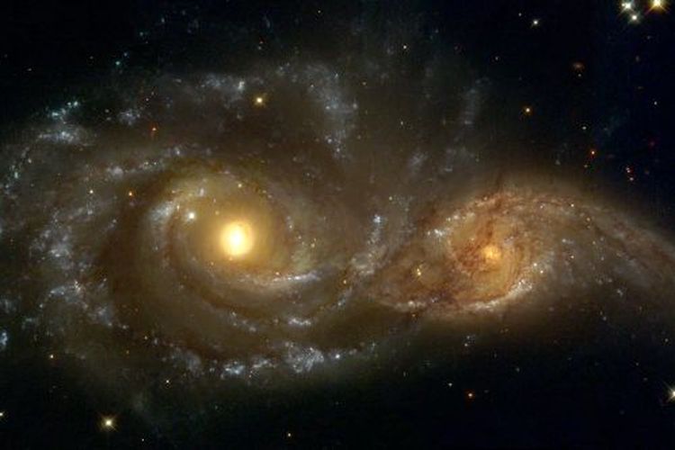 IC 2163, galaksi berbentuk mata yang tidak bertahan lama.