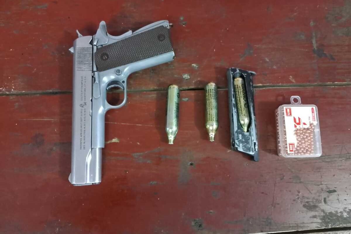 Foto: airsoftgun yang digunakan pelaku. Dokumentasi: Polsek Perdagangan.