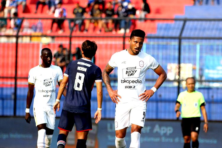 Pemain RANS Nusantara FC Wander Luiz saat pertandingan pekan 6 Liga 1 2022-2023 melawan Arema FC yang berakhir dengan skor 4-2 di Stadion Kanjuruhan Kepanjen, Kabupaten Malang, Rabu (24/8/2022) sore.