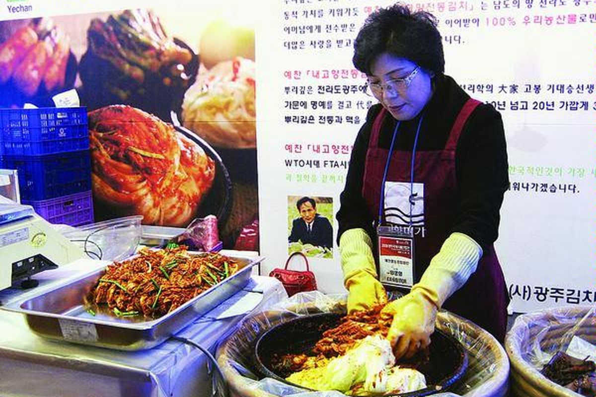 Kimchi ikut dipamerkan di Gwangju Internasional Food Fair 2008 di Gwangju, Korea Selatan, November lalu. Ini merupakan salah satu makanan tradisional Korea yang sudah ada sejak 1.000 tahun lalu.  
