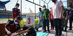 Walkot Bobby Raih Penghargaan Pembina Olahraga Berprestasi dari Gubernur Sumut