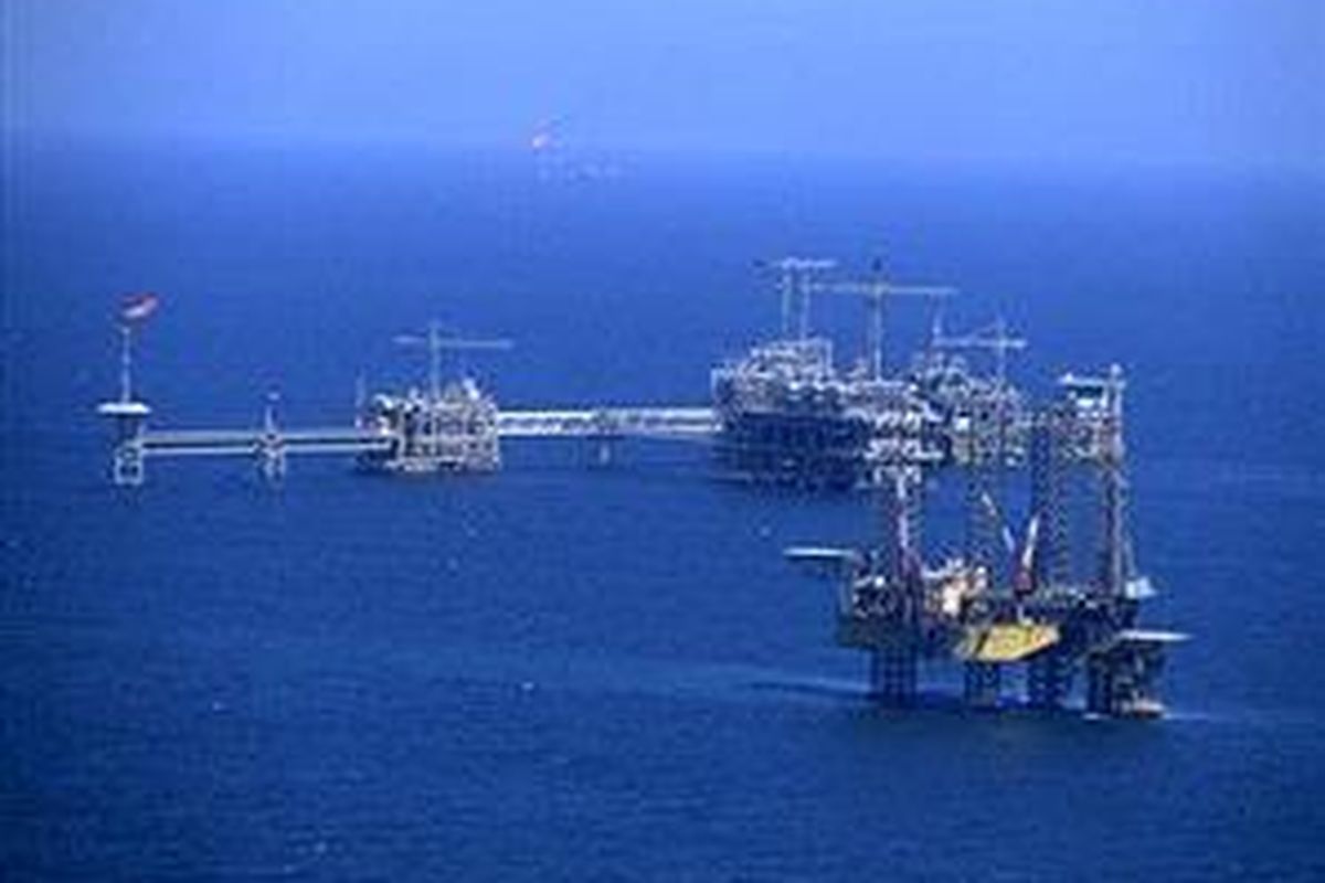 Rig minyak lepas pantai perusahaan minyak nasional Arab Saudi Aramco 'Marjan 2' di Teluk Persia.