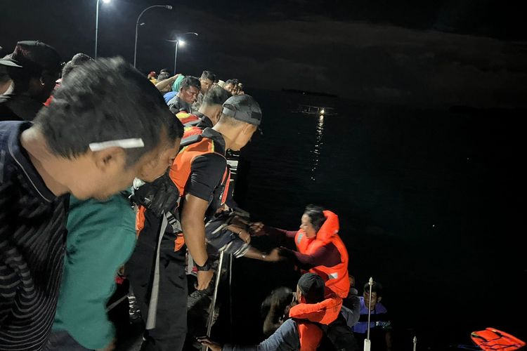 Tragedi Kapal Kopra Tenggelam di Malut: Tabrak Karang, Dua Korban Jiwa, 190 Penumpang Selamat
