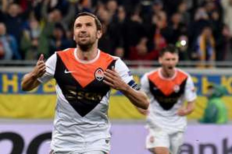 Ekspresi kapten Shakhtar Donetsk, Darijo Srna, setelah mencetak gol ke gawang Braga, dalam laga Liga Europa di Arena Lviv pada 14 April 2016.