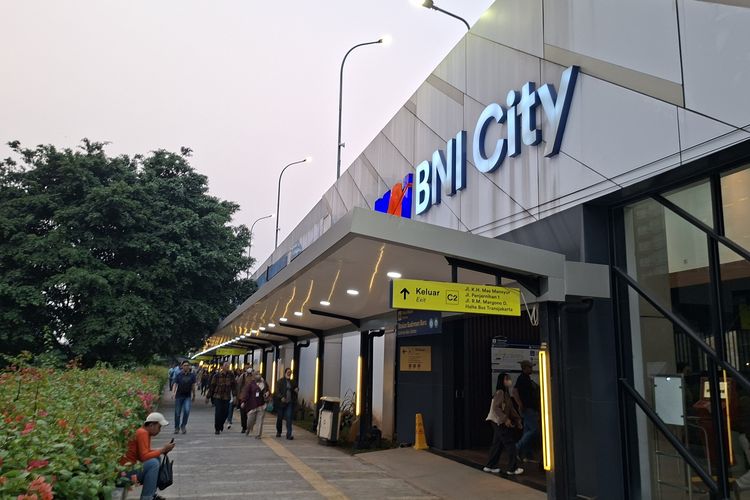 Sepekan Beralih ke Stasiun BNI City, Pengguna KRL: Enggak Jauh, tapi Enggak Efisien