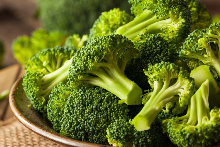 Brokoli mengandung antioksidan tinggi yang bisa menyehatkan otak.