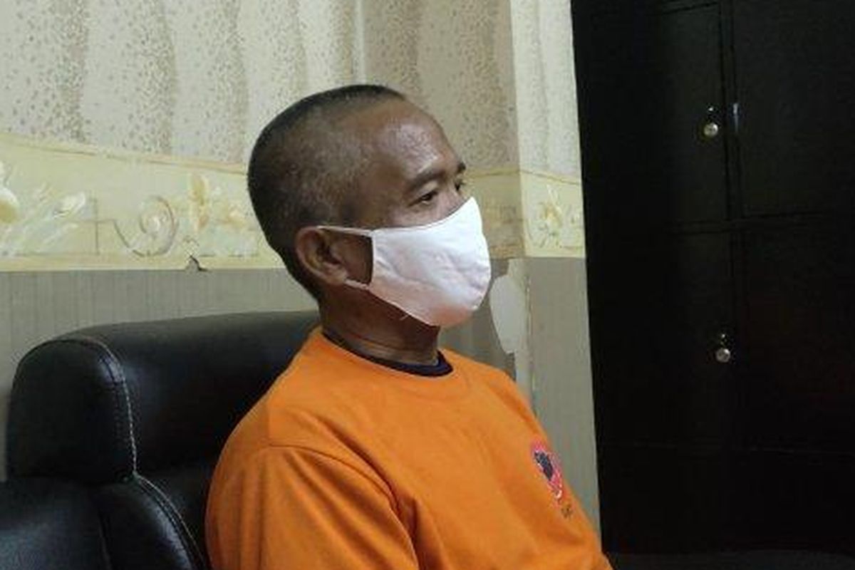 Sosok Munir Alamsyah (53) pelaku pembakaran sekolah di Garut, keluarga sebut dulunya dia orang cerdas. 


