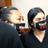 Nora Alexandra dan Kuasa Hukum Jerinx Kompak Pakai Masker Bertuliskan 