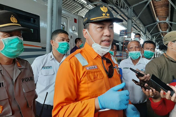 Kepala KAI Daop 4 Semarang, Muhamad Nurul Huda Dwi Santoso saat ditemui awak media di stasiun Tawang, Minggu (15//2020).