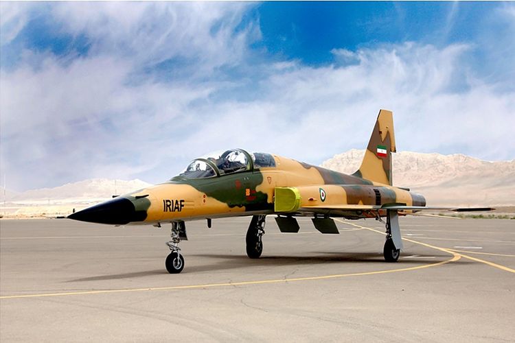 Sebuah gambar yang dirilis Kementerian Pertahanan Iran di 21 Agustus 2018 memperlihatkan jet tempur terbaru generasi keempat bernama Kowsar. Jet tempur tersebut diperkenalkan pada pekan lalu, dan disebut 100 buatan sendiri.