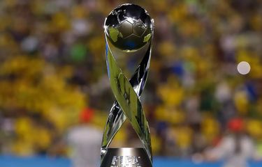 Ilustrasi trofi Piala Dunia U-17.
